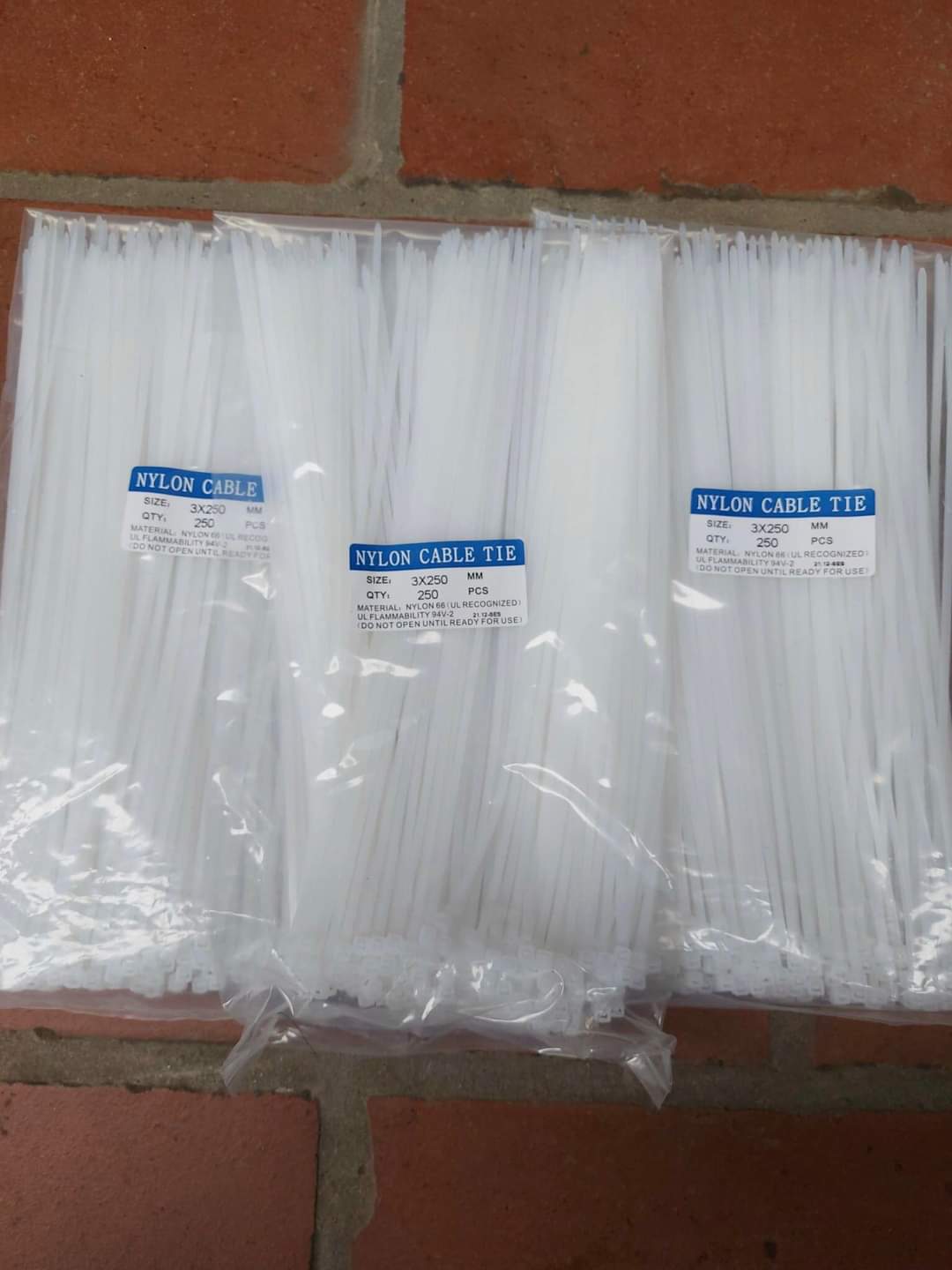 Dây rút nhựa 3x250 (250 sợi)