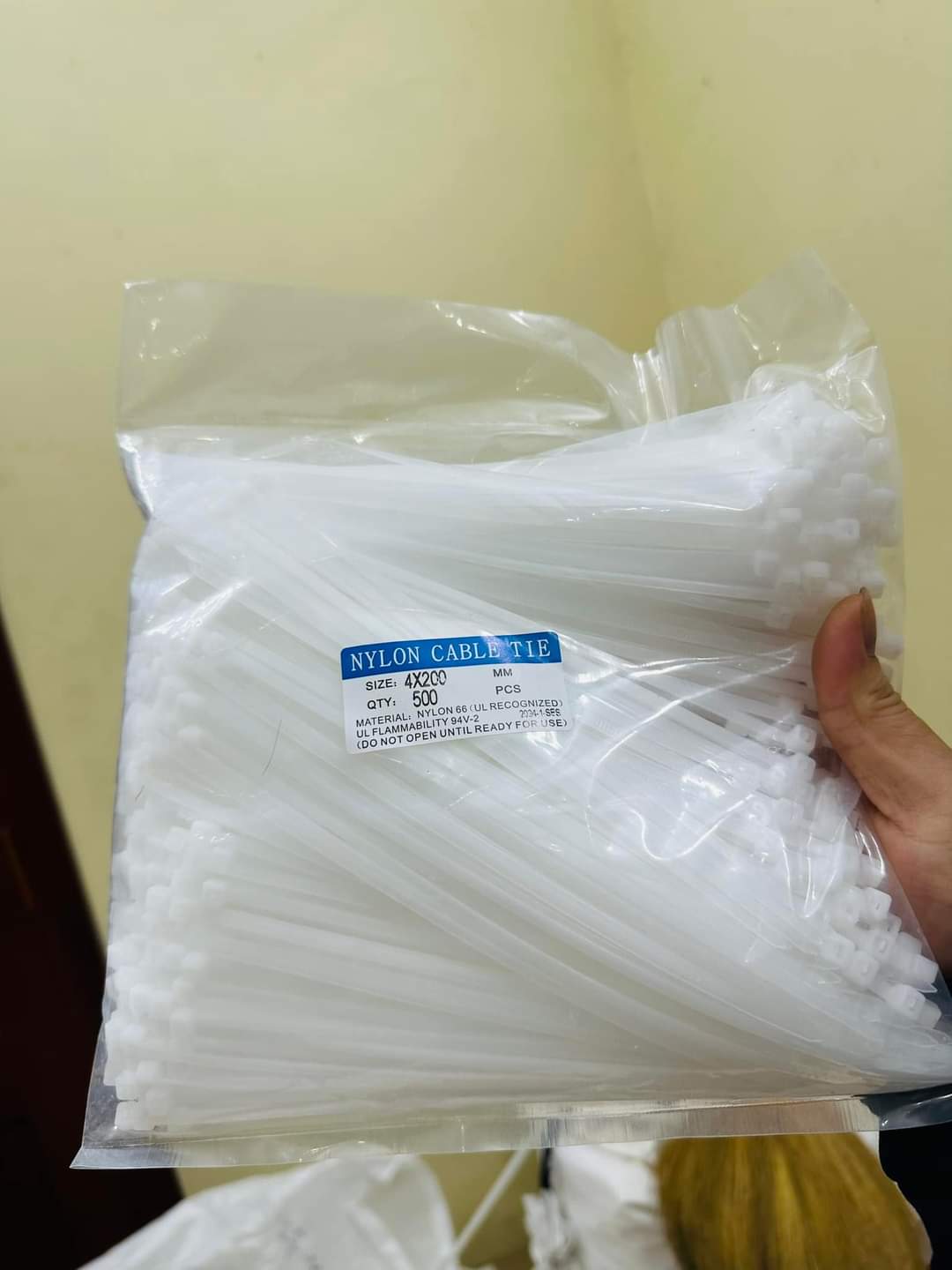 Dây rút nhựa 4x200 (500 sợi)