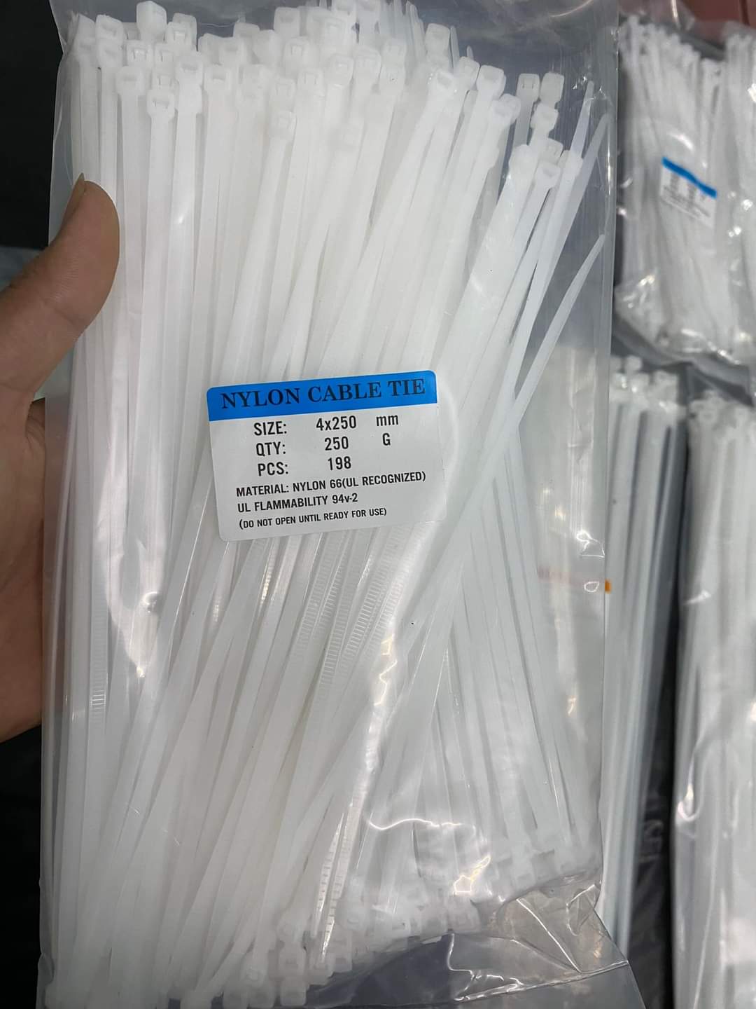 Dây rút nhựa 4x250 (250 sợi)
