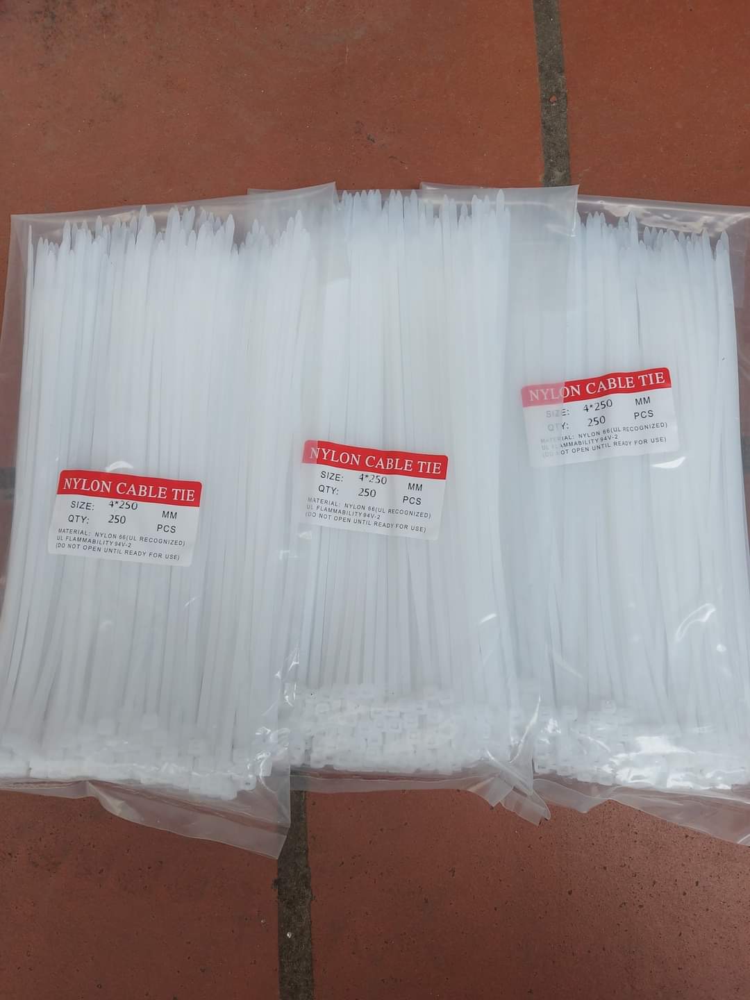 Dây rút nhựa 4x250 (250 sợi)