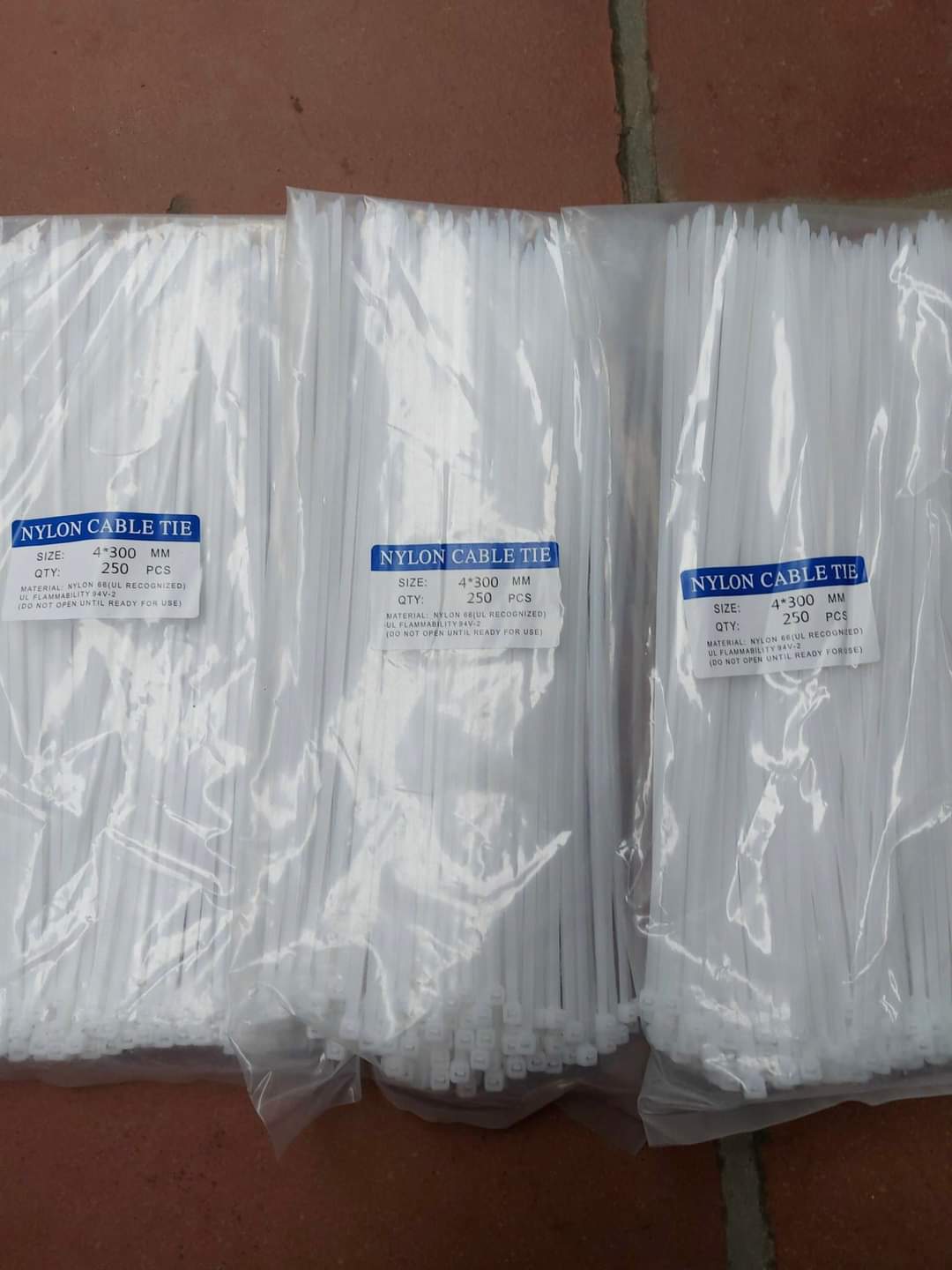 Dây rút nhựa 4×300 (250 sợi)