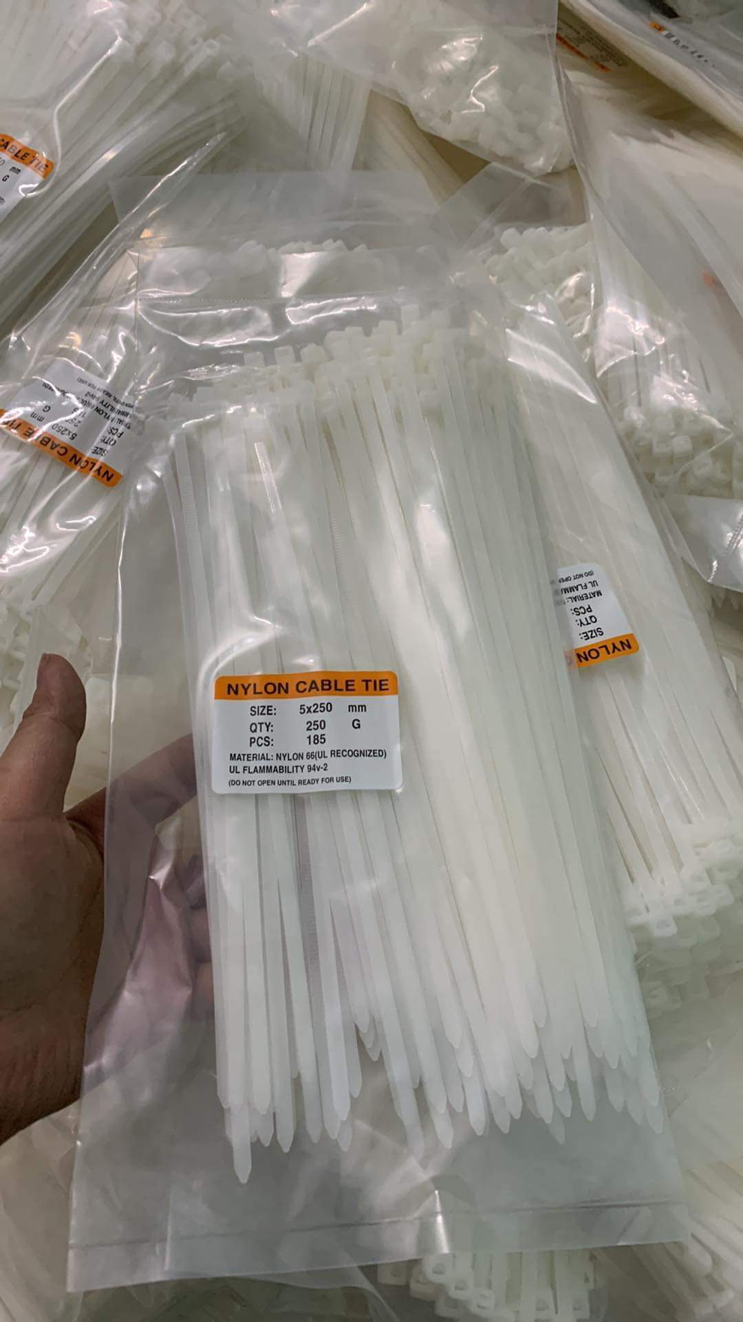 Dây rút nhựa 5x250 (250 sợi)