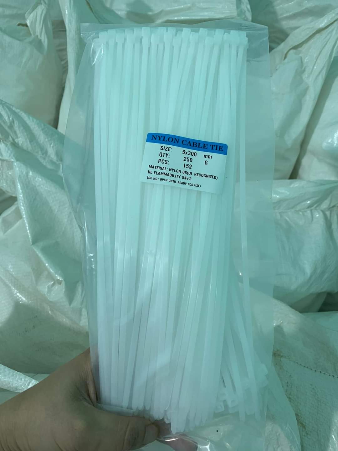 Dây rút nhựa 5x300 (250 sợi)